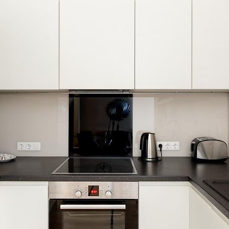 Lovely 2-Bedroom Apartment At The Vaci Street Budapeste Exterior foto